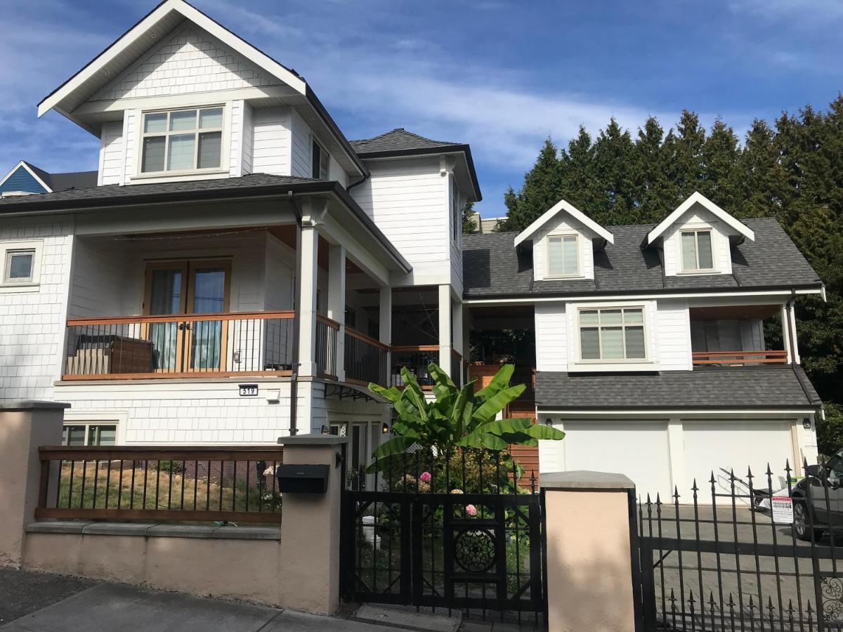 Holland Villa Vancouver New Westminster Exterior photo