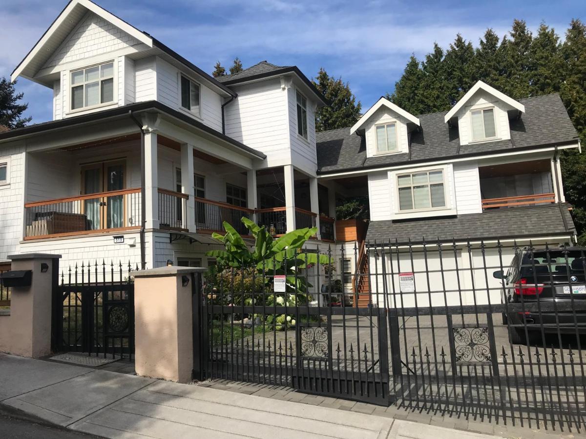 Holland Villa Vancouver New Westminster Exterior photo