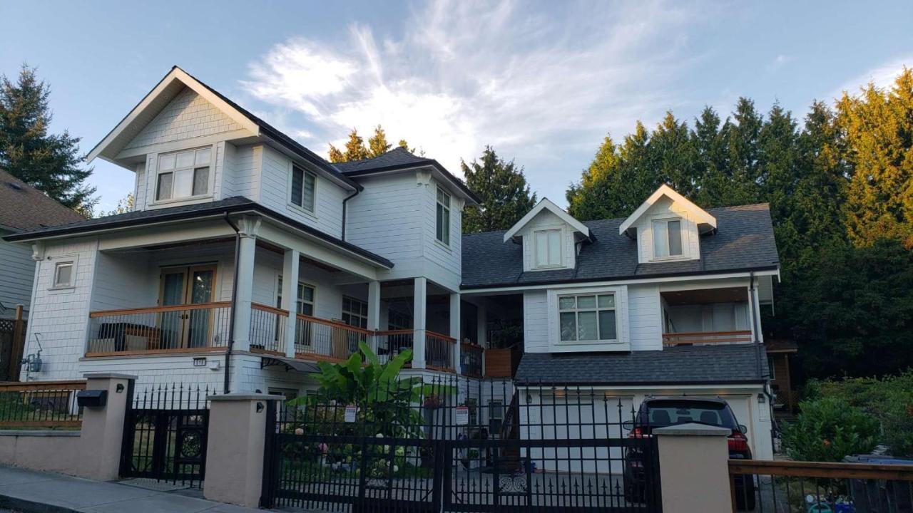 Holland Villa Vancouver New Westminster Exterior photo