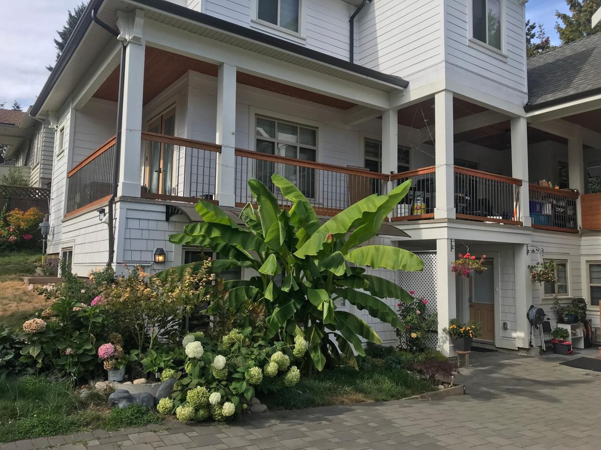 Holland Villa Vancouver New Westminster Exterior photo